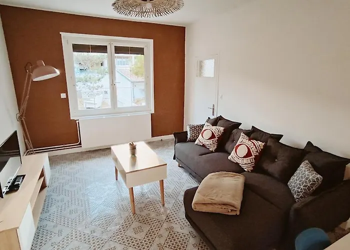 Agreable Maison Avec Jardin A 100m De La 別荘